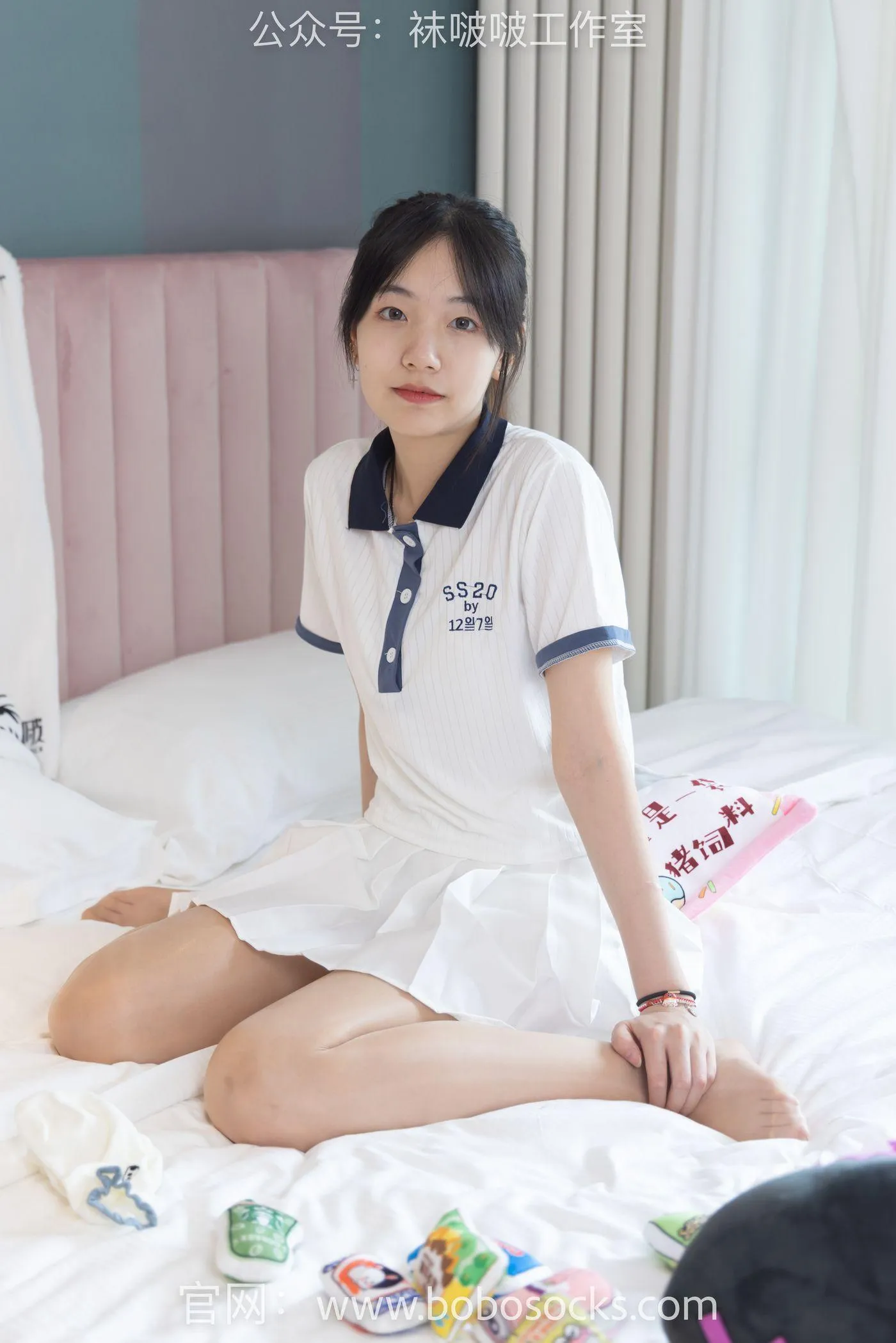 [BoBoSocks袜啵啵]NO.096 小甜豆-板鞋、白棉袜、油亮肉丝 [145P]插图2